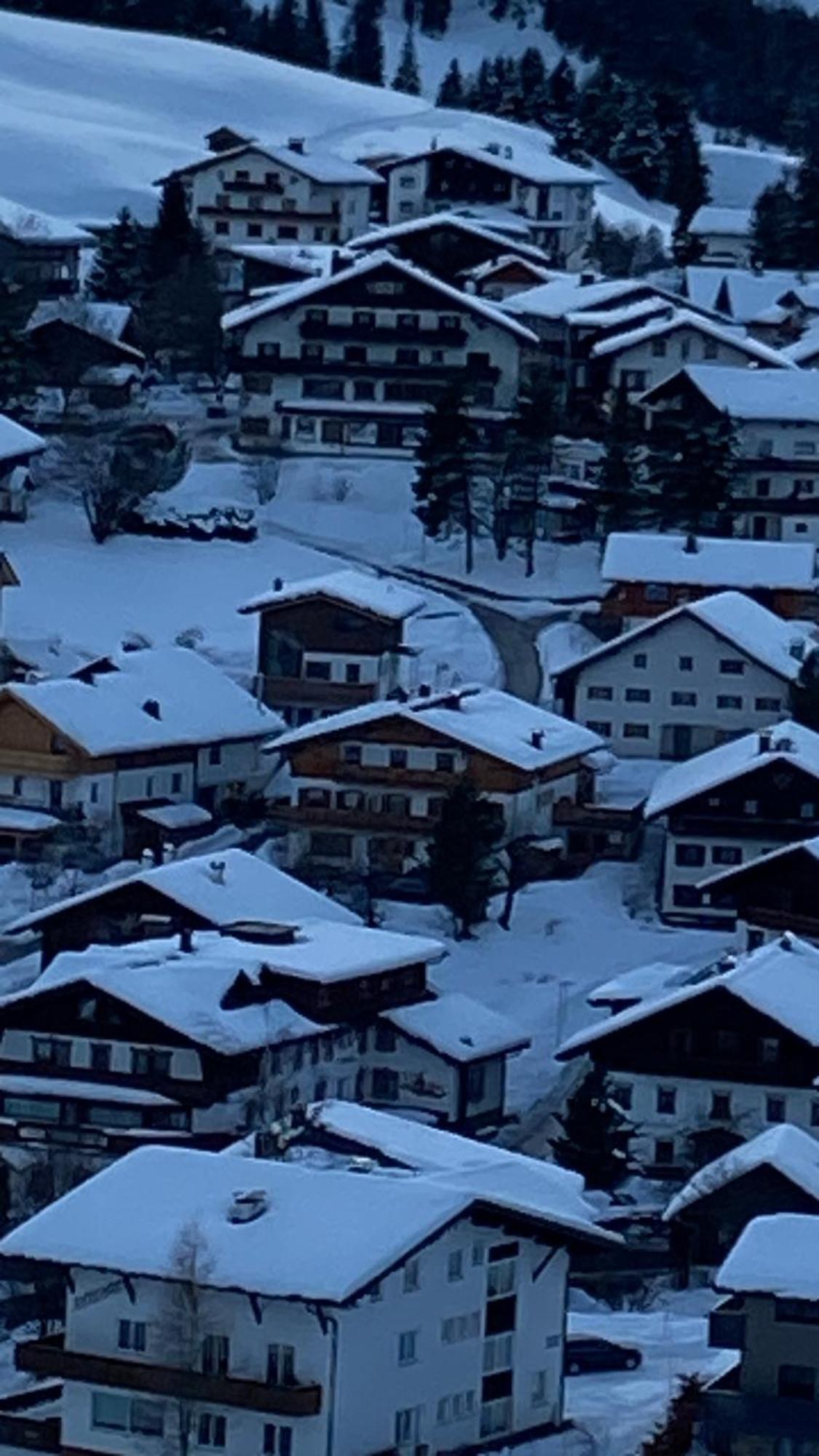 Haus Amann Apartment Berwang Bagian luar foto