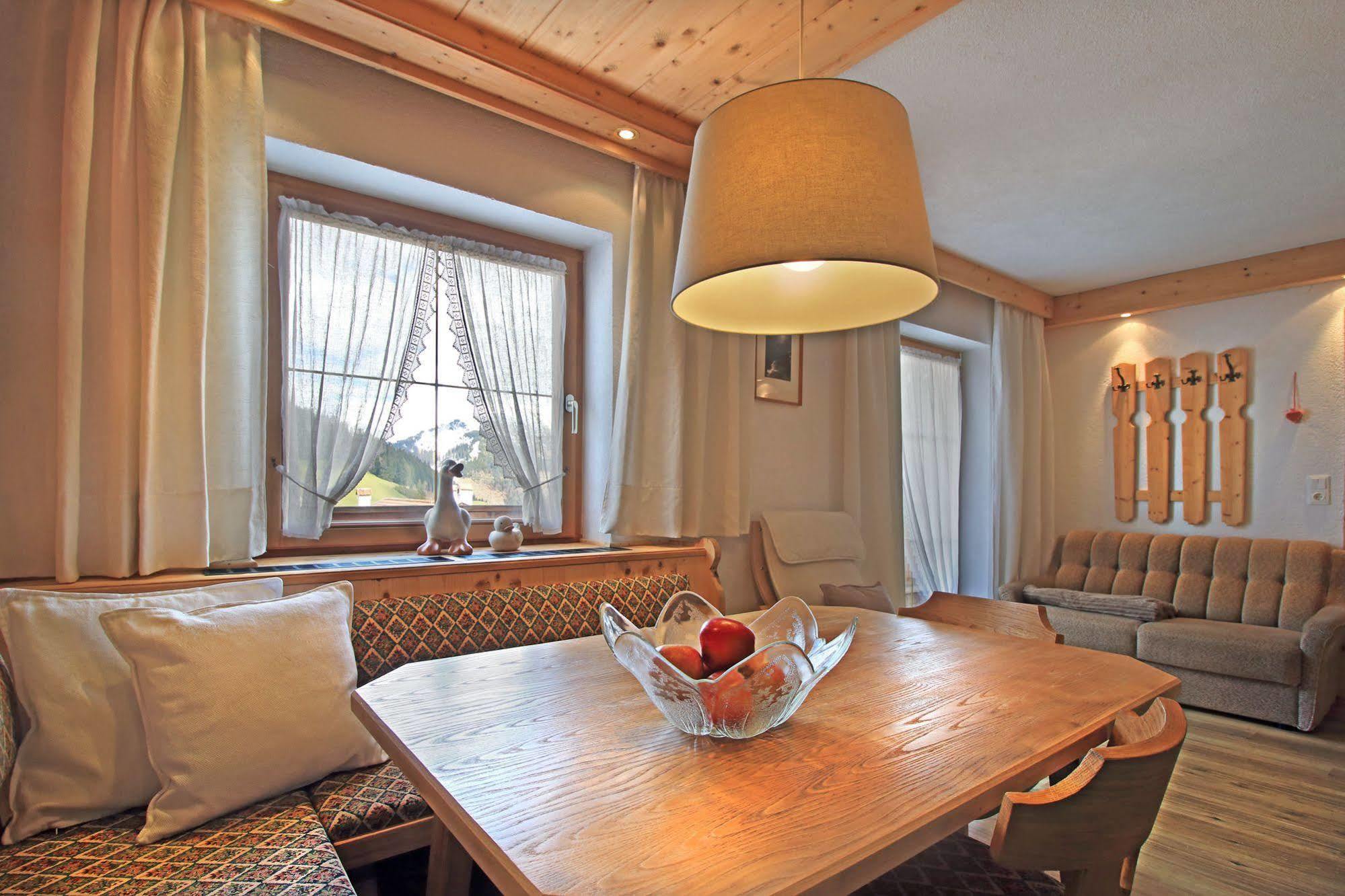 Haus Amann Apartment Berwang Bagian luar foto