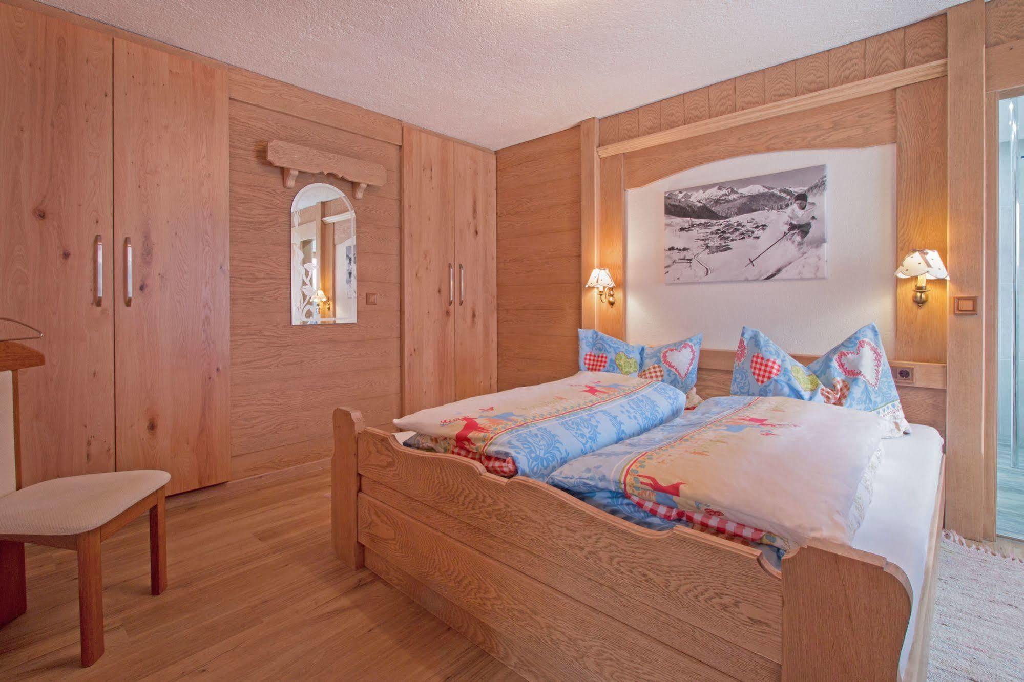 Haus Amann Apartment Berwang Bagian luar foto