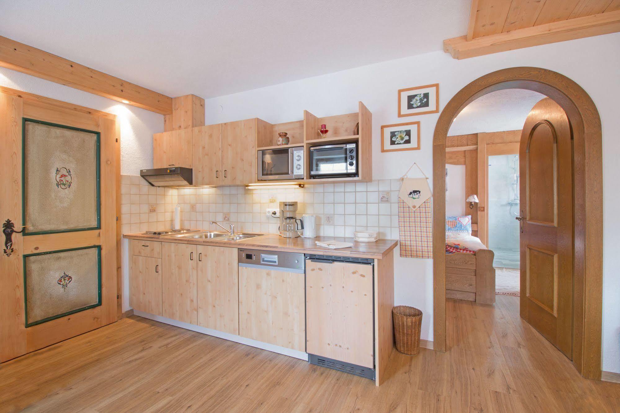 Haus Amann Apartment Berwang Bagian luar foto